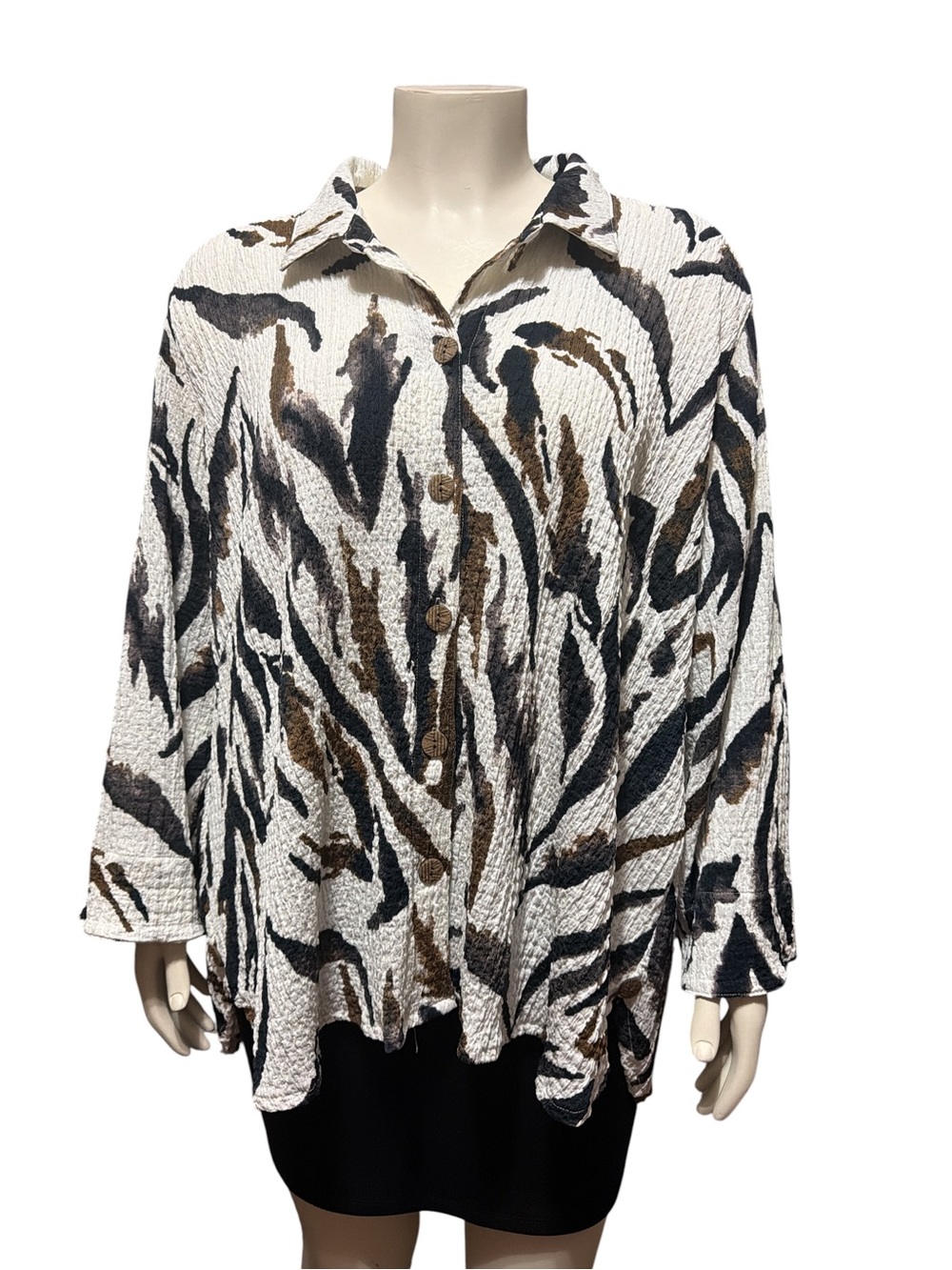 NWT Ali Miles Plus 2X  Animal Tiger Print Crinkle Button Front Swing Blouse Top